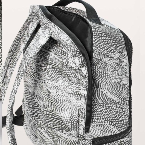 Lululemon City Adventurer Backpack *NWT* - Picture 6 of 8